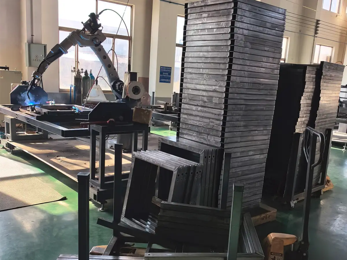 Robotic welding of steel components for custom mobile clean workbenches